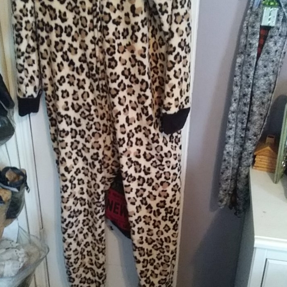 Pjs - Picture 2 of 3
